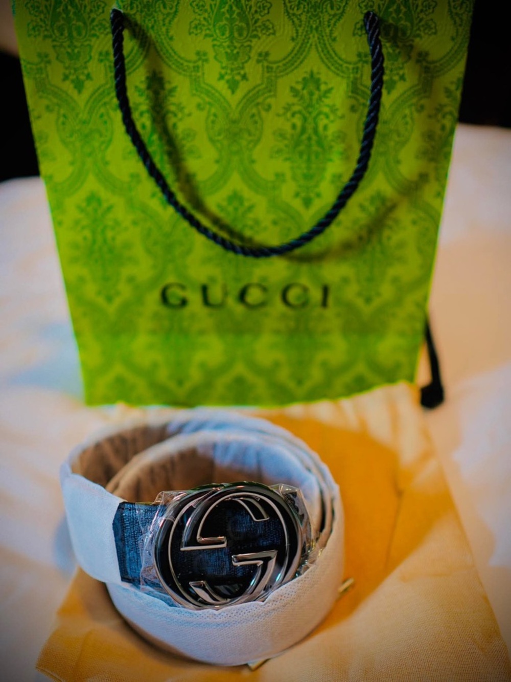 Gucci Men’s White Canvas Belt with Gold Double G Buckle - Picture 8 of 9